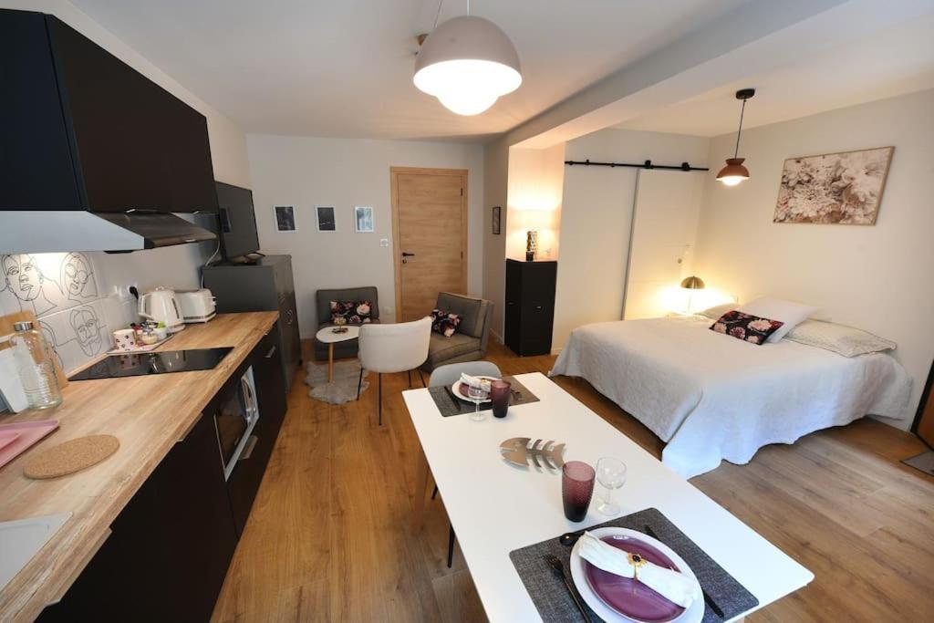 Apartment Albarine-2 Pers-wifi-cosy-confort-bien-etre *